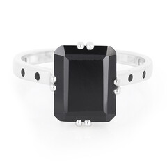 Anillo en plata con Espinela negra