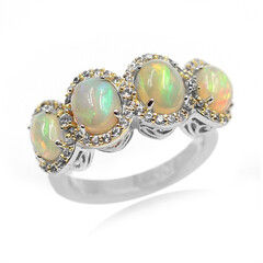 Anillo en plata con Ópalo de Welo (Dallas Prince Designs)