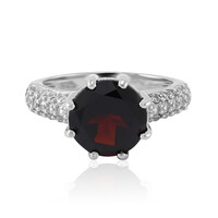 Anillo en plata con Granate