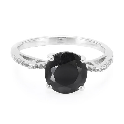 Anillo en plata con Espinela negra