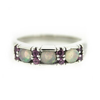 Anillo en plata con Ópalo de Welo