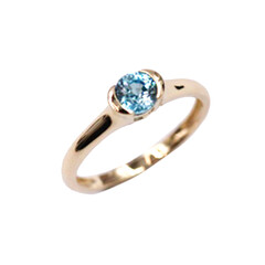 Anillo en oro con Zircón de Ratanak Kirí