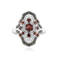 Anillo en plata con Granate de Mozambique