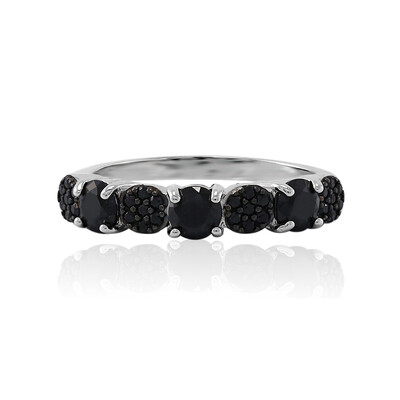 Anillo en plata con Espinela negra