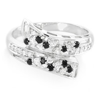 Anillo en plata con Espinela negra