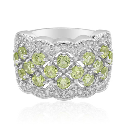 Anillo en plata con Peridoto