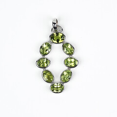 Colgante en plata con Peridoto