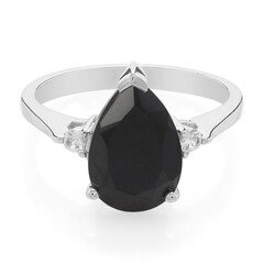 Anillo en plata con Espinela negra