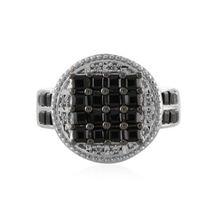 Anillo en plata con Espinela negra