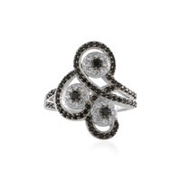 Anillo en plata con Espinela negra