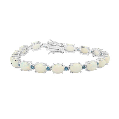 Brazalete en plata con Ópalo de Welo
