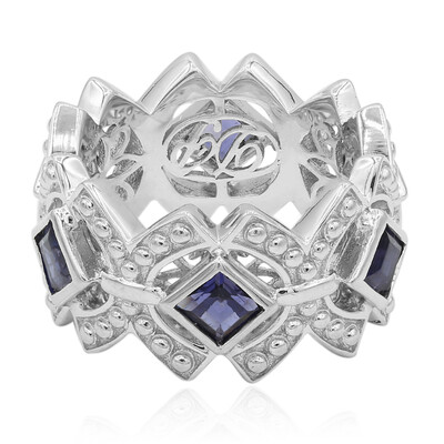Anillo en plata con Iolita (Dallas Prince Designs)
