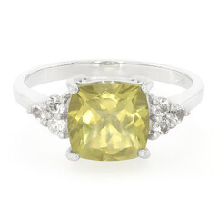 Anillo en plata con Cuarzo oliva