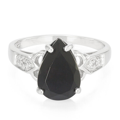 Anillo en plata con Espinela negra
