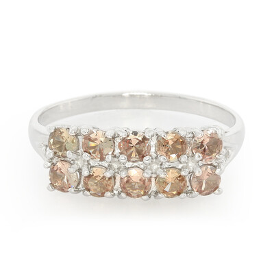 Anillo en plata con Granate de Tanzania de color cambiante