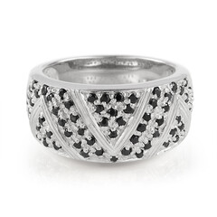 Anillo en plata con Espinela negra