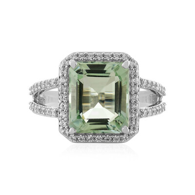Anillo en plata con Amatista verde